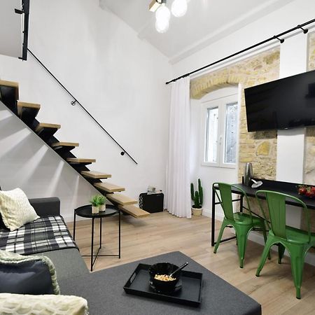 Queen 4 Apartment In The Heart Of The Corfu Historical Old Town Center Exterior photo